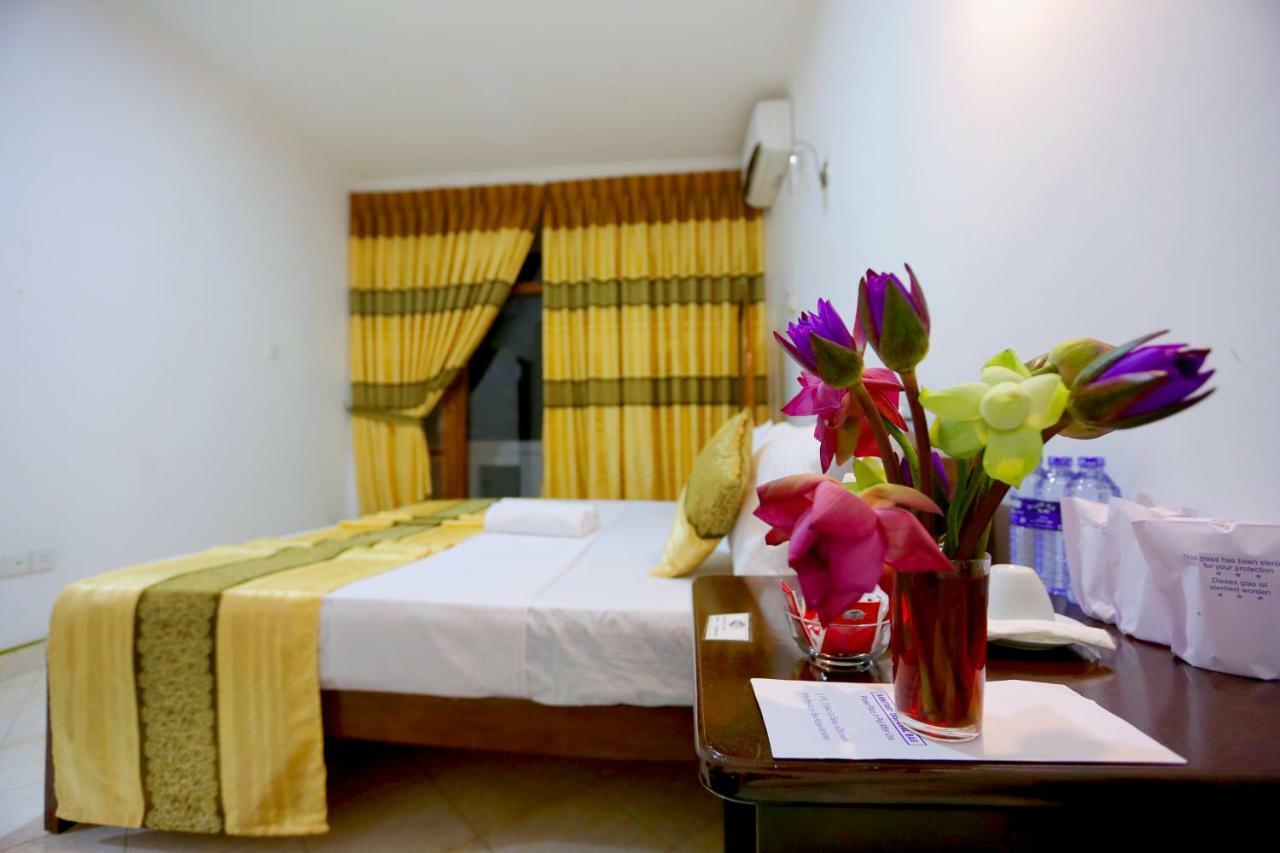 Hotel Mahaweli Spring Sirimalwatta Екстер'єр фото